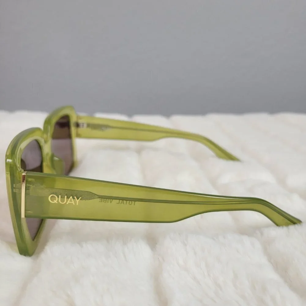 QUAY // ltd ed paris hilton premium-injection green frames brown fade lens